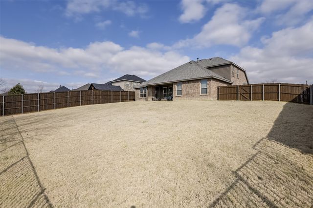 134 Water Garden Drive, Waxahachie, TX 75165
