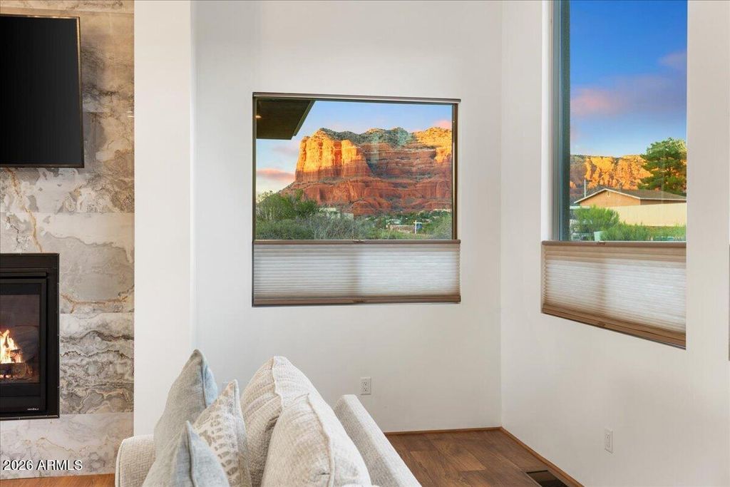 Image 9 of property listing at 385 SUNCLIFFE Drive, Sedona, AZ 86351