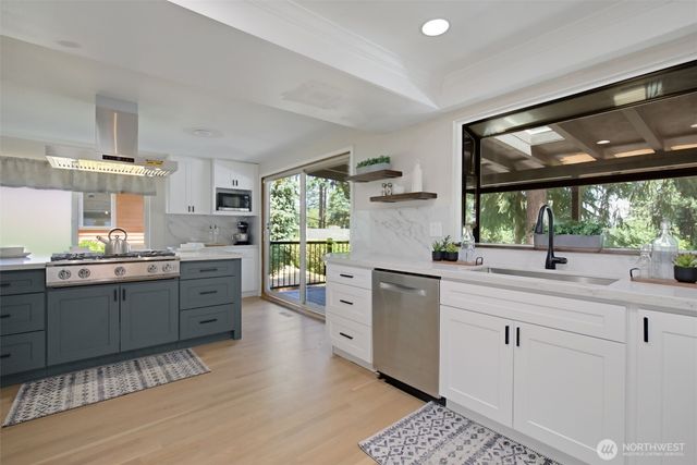 15442 SE 22nd Place, Bellevue, WA 98007