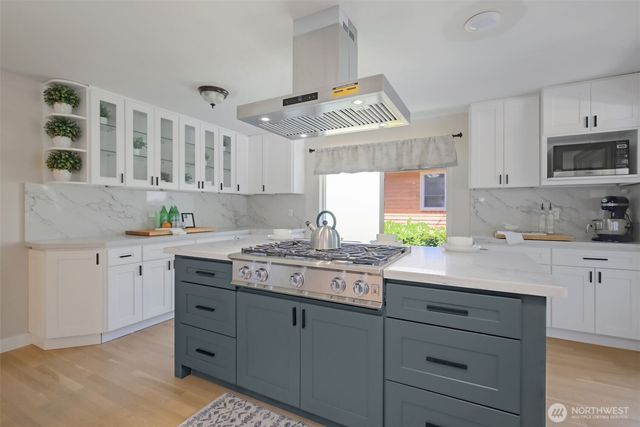 15442 SE 22nd Place, Bellevue, WA 98007