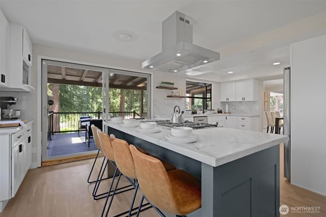 15442 SE 22nd Place, Bellevue, WA 98007