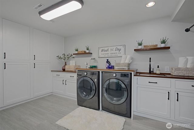 15442 SE 22nd Place, Bellevue, WA 98007