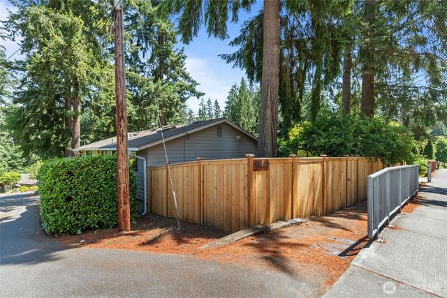 15442 SE 22nd Place, Bellevue, WA 98007