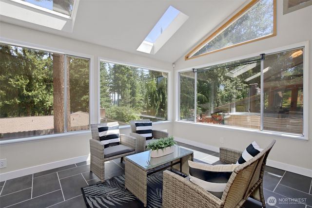 15442 SE 22nd Place, Bellevue, WA 98007