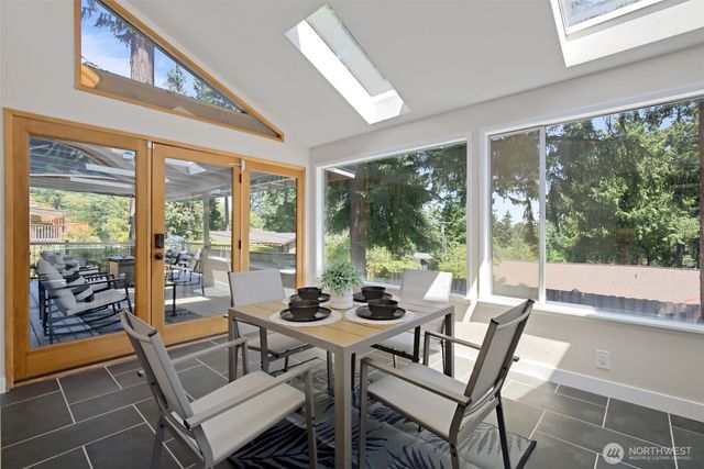 15442 SE 22nd Place, Bellevue, WA 98007