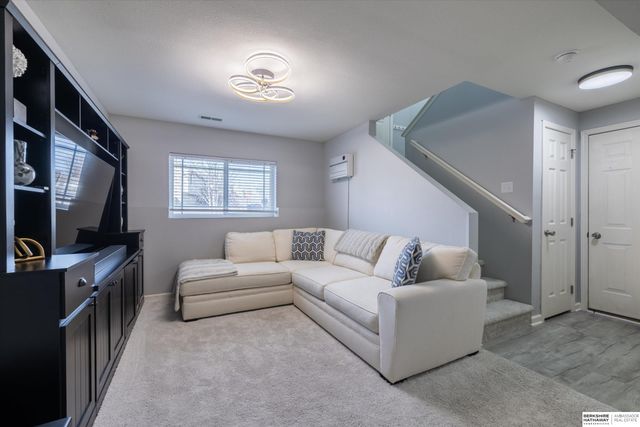 5463 S 194th Avenue, Omaha, NE 68135