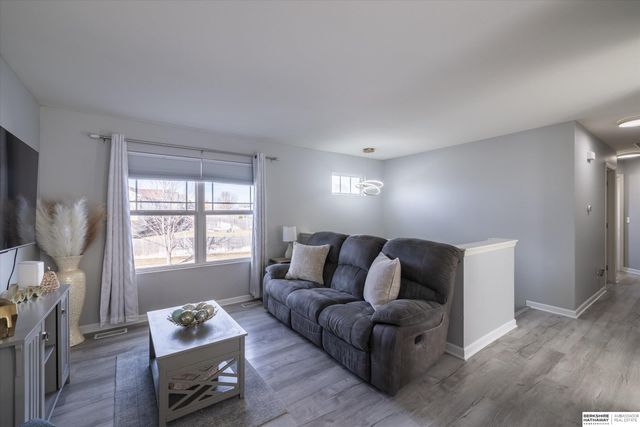 5463 S 194th Avenue, Omaha, NE 68135