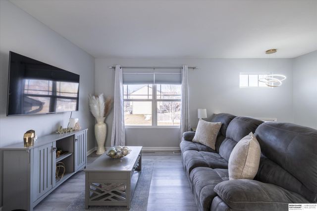 5463 S 194th Avenue, Omaha, NE 68135