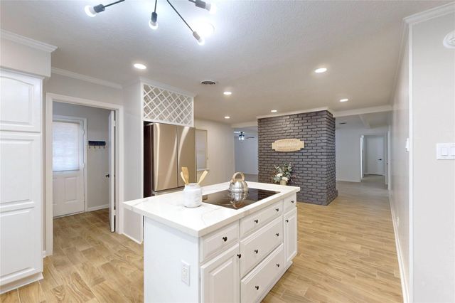226 Driftwood Drive, Seabrook, TX 77586