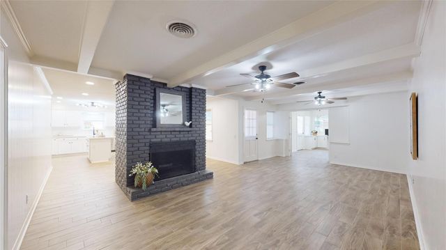 226 Driftwood Drive, Seabrook, TX 77586