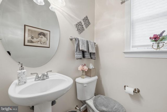 7820 ROSE GARDEN LN, Springfield, VA 22153