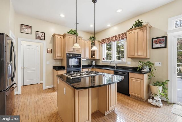 7820 ROSE GARDEN LN, Springfield, VA 22153