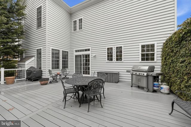 7820 ROSE GARDEN LN, Springfield, VA 22153