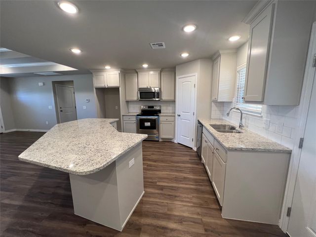 105 Midway Meadows Street, Pottsboro, TX 75076