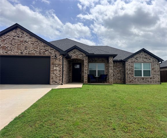 105 Midway Meadows Street, Pottsboro, TX 75076