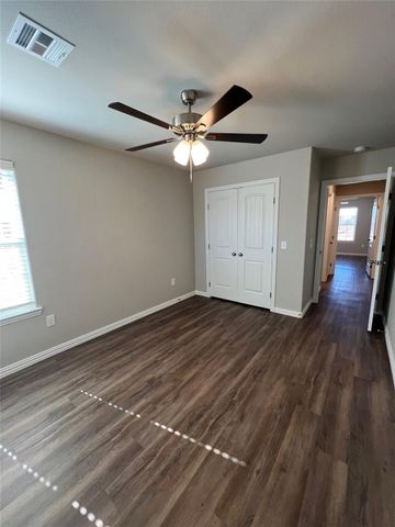 105 Midway Meadows Street, Pottsboro, TX 75076