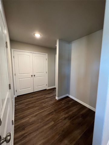 105 Midway Meadows Street, Pottsboro, TX 75076