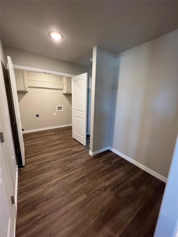 105 Midway Meadows Street, Pottsboro, TX 75076