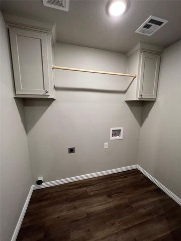 105 Midway Meadows Street, Pottsboro, TX 75076