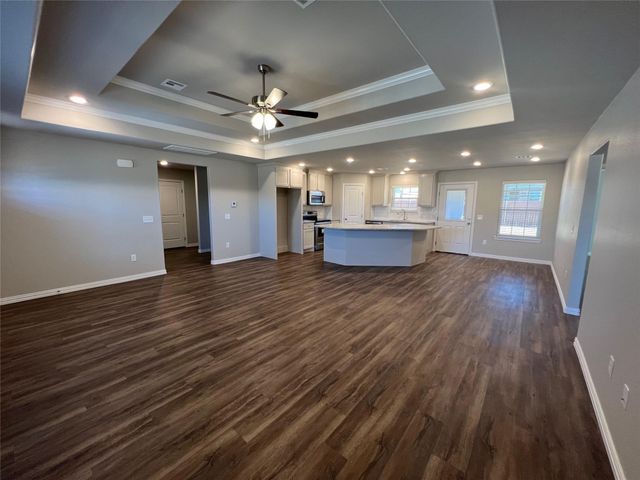 105 Midway Meadows Street, Pottsboro, TX 75076