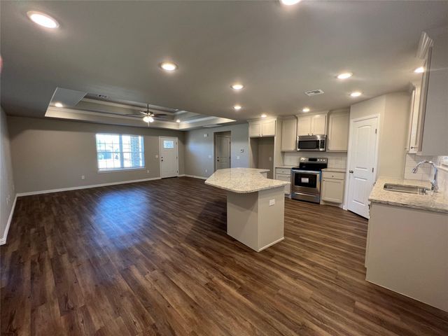 105 Midway Meadows Street, Pottsboro, TX 75076