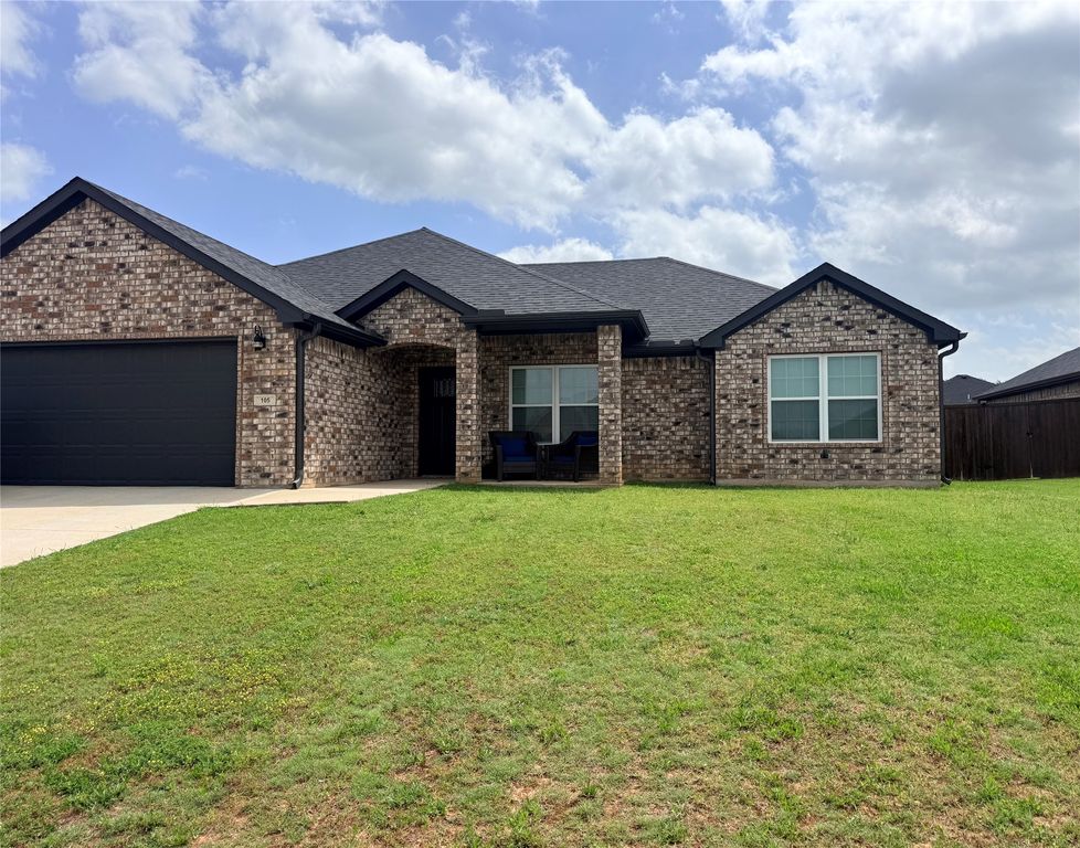 105 Midway Meadows Street, Pottsboro, TX 75076