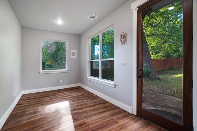 701 E Washington Street, Paris, TX 75460