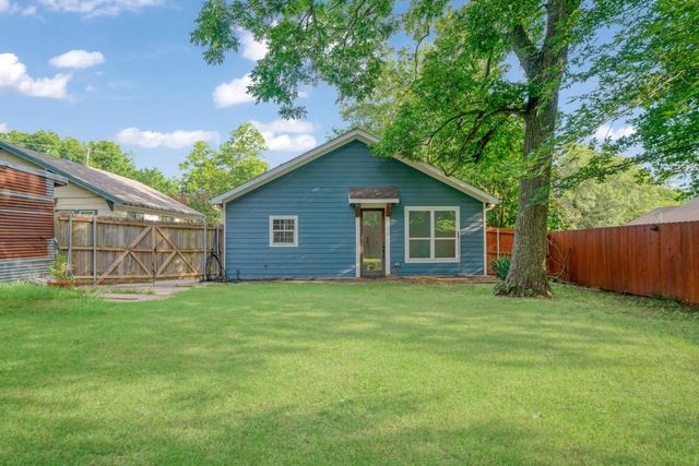 701 E Washington Street, Paris, TX 75460