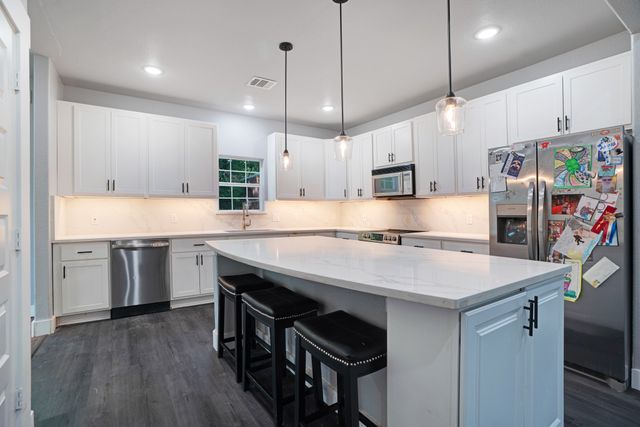 701 E Washington Street, Paris, TX 75460