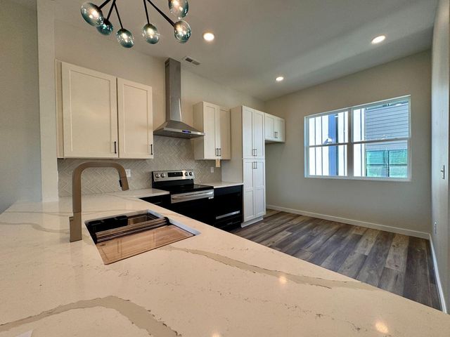 1800 S Holtzclaw Avenue 1857 Zeta Way, Chattanooga, TN 37404