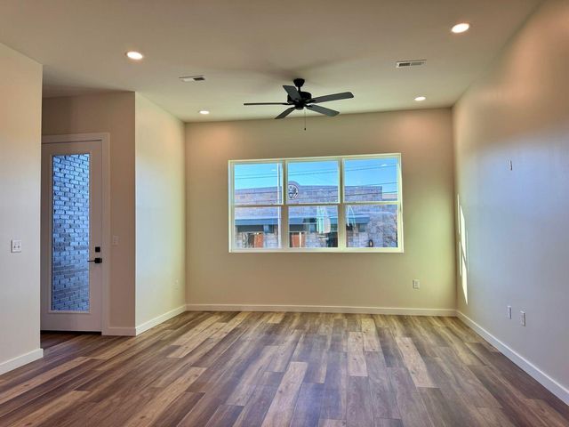 1800 S Holtzclaw Avenue 1857 Zeta Way, Chattanooga, TN 37404