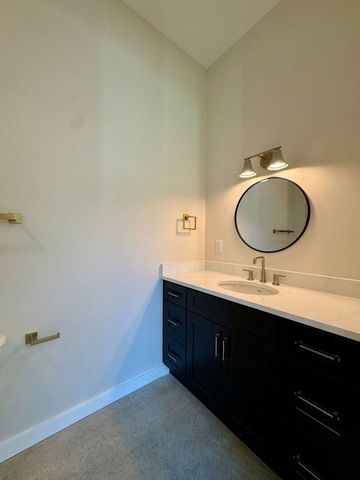 1800 S Holtzclaw Avenue 1857 Zeta Way, Chattanooga, TN 37404