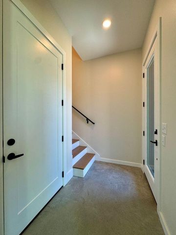 1800 S Holtzclaw Avenue 1857 Zeta Way, Chattanooga, TN 37404