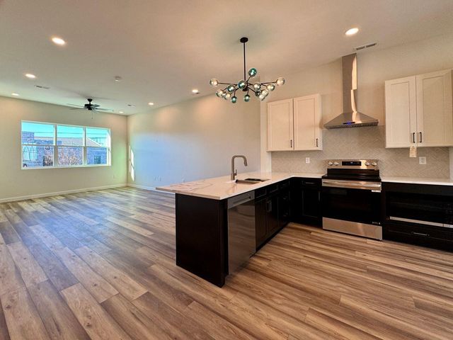 1800 S Holtzclaw Avenue 1857 Zeta Way, Chattanooga, TN 37404