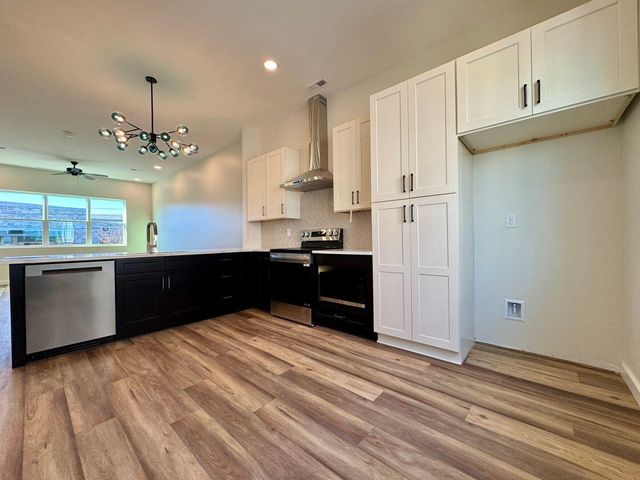 1800 S Holtzclaw Avenue 1857 Zeta Way, Chattanooga, TN 37404