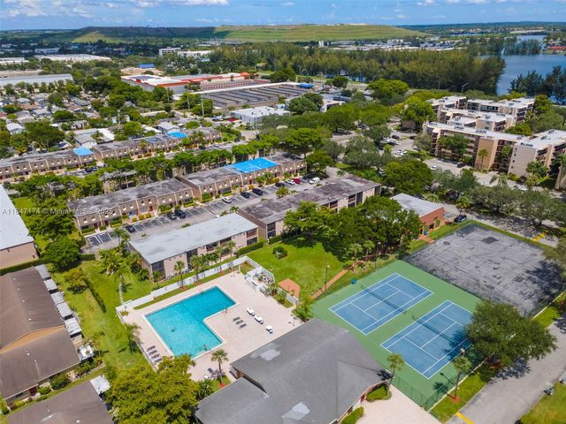 3327 Mallard Close 43, Pompano Beach, FL 33064
