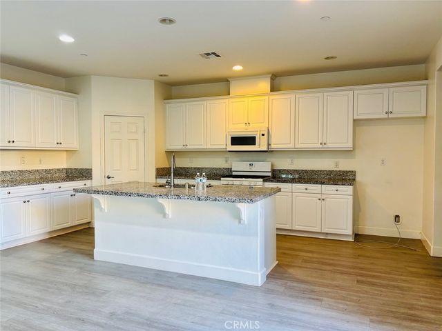 5863 Ginger Drive, Eastvale, CA 92880
