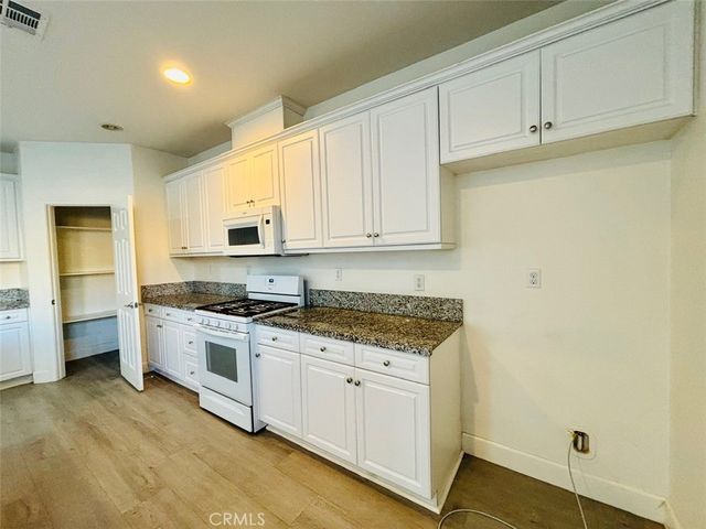 5863 Ginger Drive, Eastvale, CA 92880