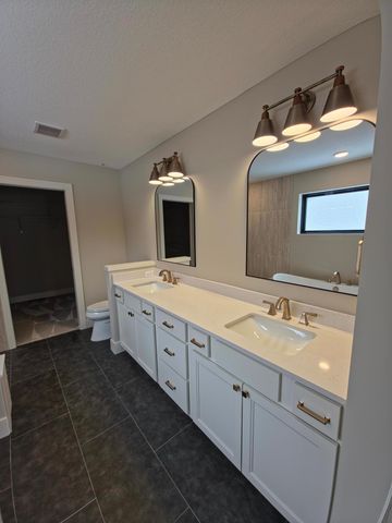 3611 Edgerton Street, Vadnais Heights, MN 55127