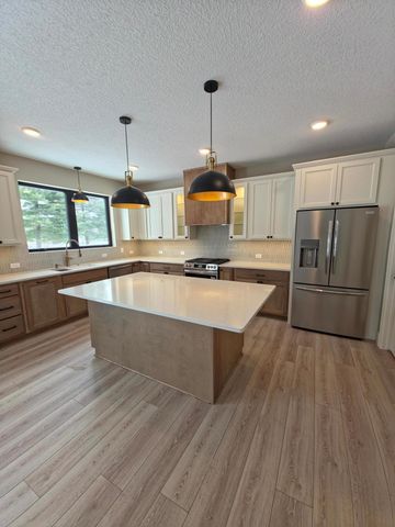 3611 Edgerton Street, Vadnais Heights, MN 55127