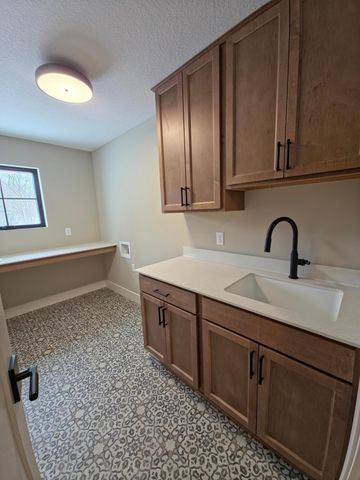 3611 Edgerton Street, Vadnais Heights, MN 55127