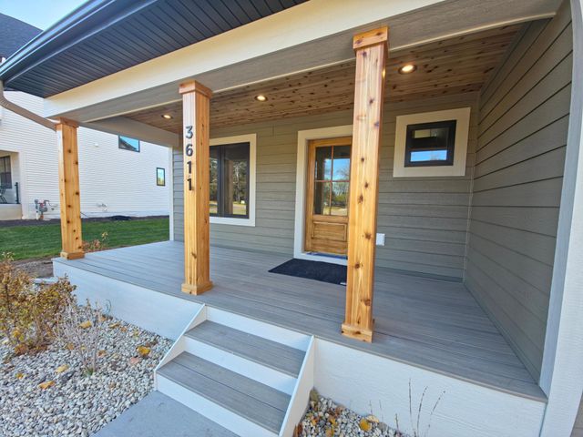 3611 Edgerton Street, Vadnais Heights, MN 55127