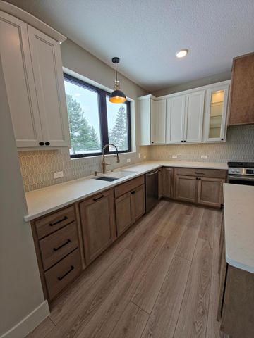 3611 Edgerton Street, Vadnais Heights, MN 55127