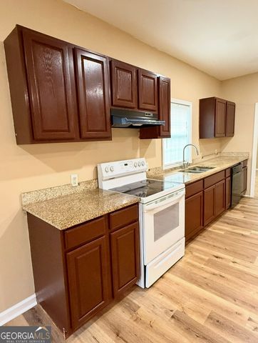 4831 Oak Path, Stone Mountain, GA 30088