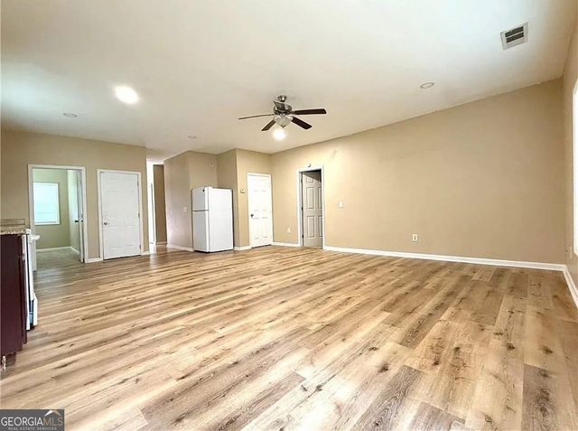 4831 Oak Path, Stone Mountain, GA 30088