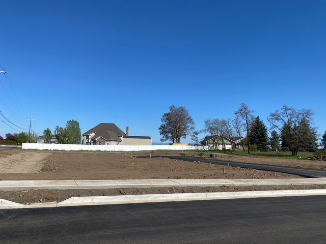 8616 W Panorama Dr, Spokane, WA 99208