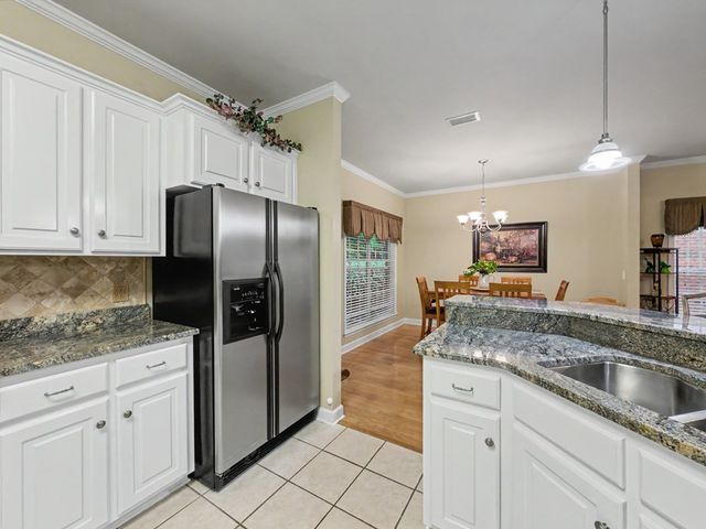 602 Frankfort Dr., Dothan, AL 36305