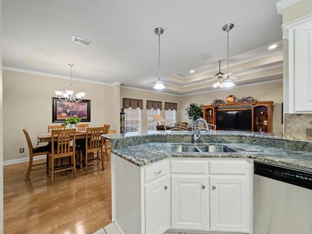 602 Frankfort Dr., Dothan, AL 36305