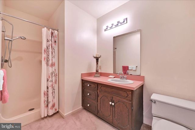 224 CIRCLE DR, Quarryville, PA 17566