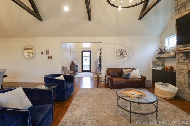 12811 S 5th Place, Jenks, OK 74037